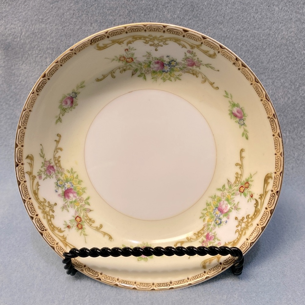 2-Meito Garland by Meito Floral Scroll in Cream Berry Bowls (Set of Two)